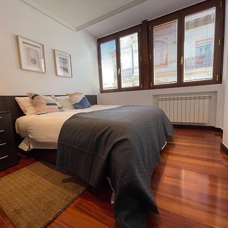 Atuaire Home Vivienda A Luminosa Parking Incluido En Plena Calle Comercial Burgo Zewnętrze zdjęcie