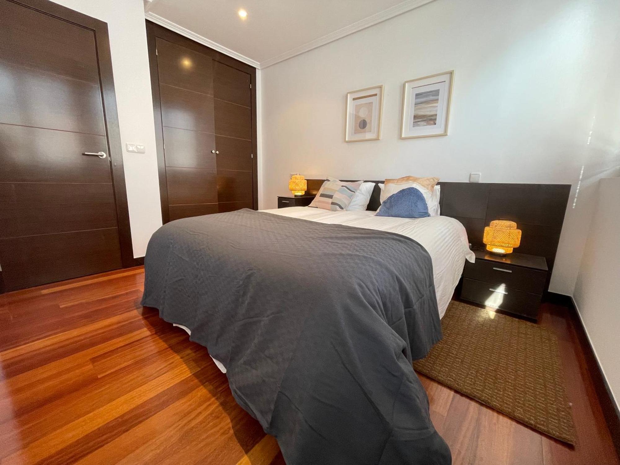 Atuaire Home Vivienda A Luminosa Parking Incluido En Plena Calle Comercial Burgo Zewnętrze zdjęcie