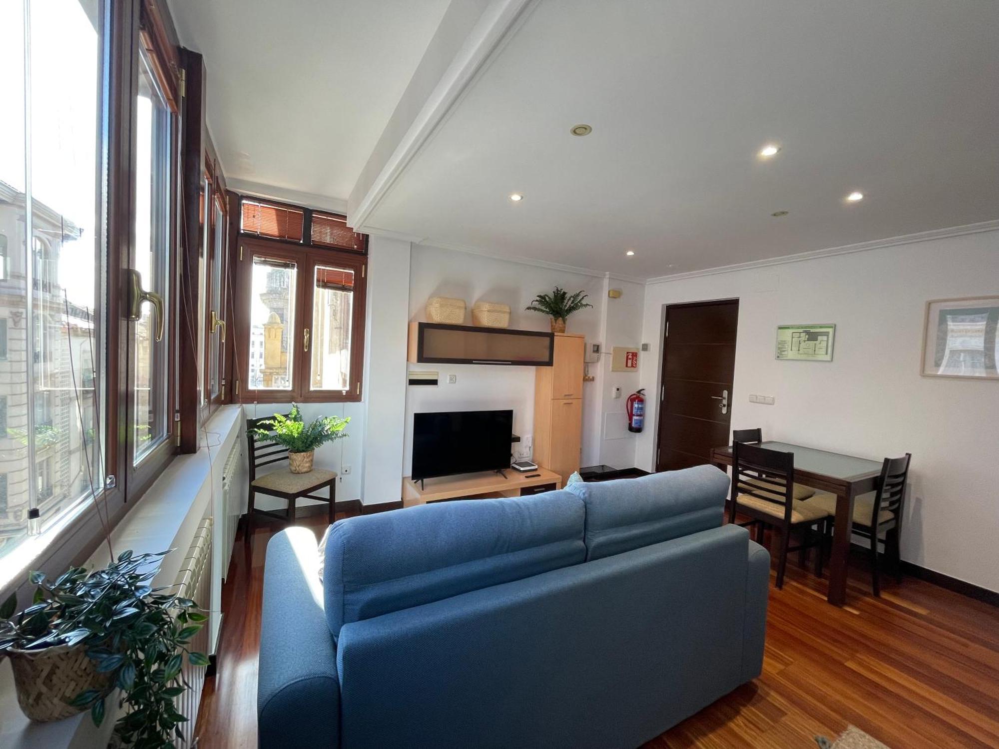 Atuaire Home Vivienda A Luminosa Parking Incluido En Plena Calle Comercial Burgo Zewnętrze zdjęcie