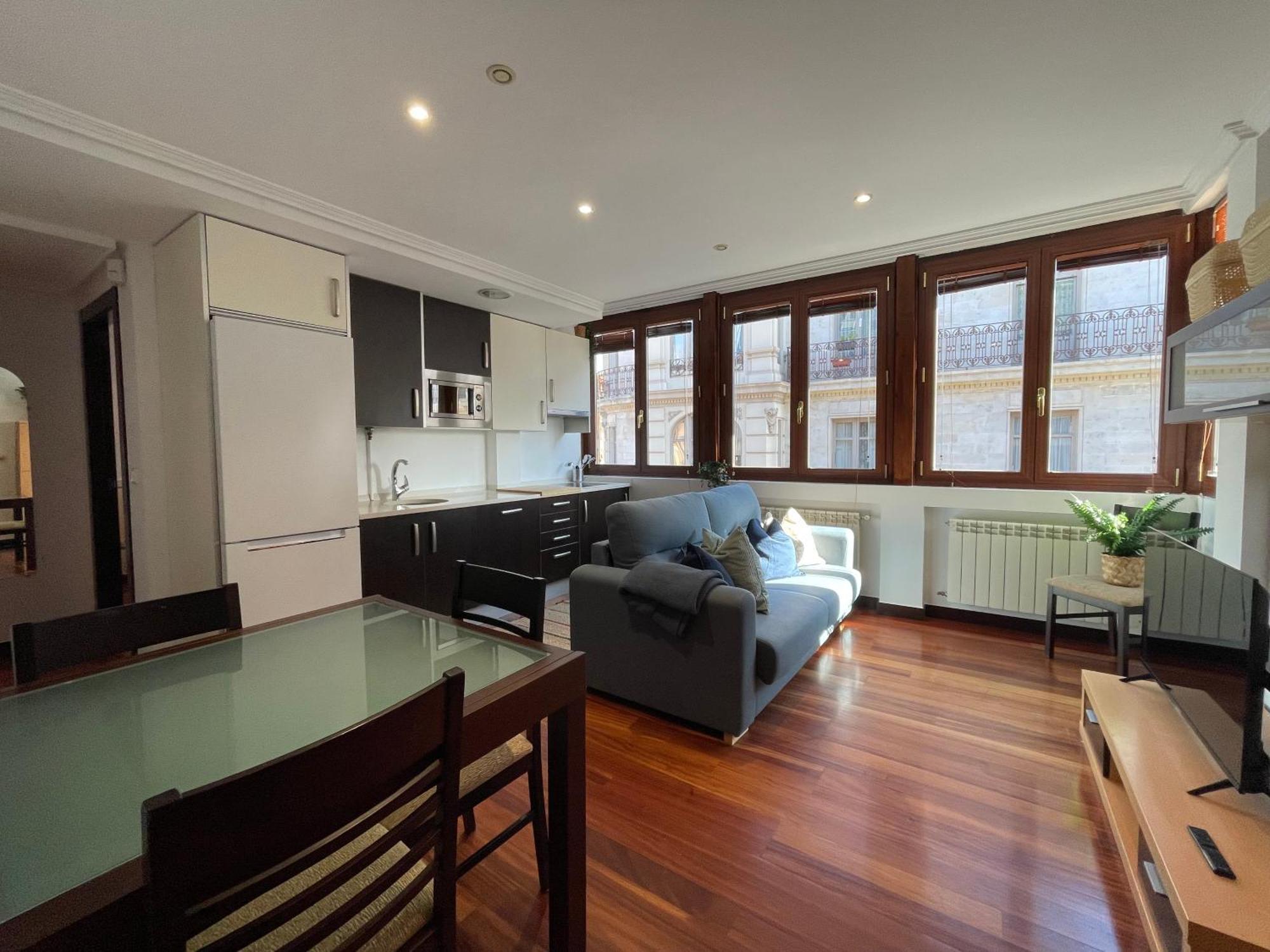 Atuaire Home Vivienda A Luminosa Parking Incluido En Plena Calle Comercial Burgo Zewnętrze zdjęcie