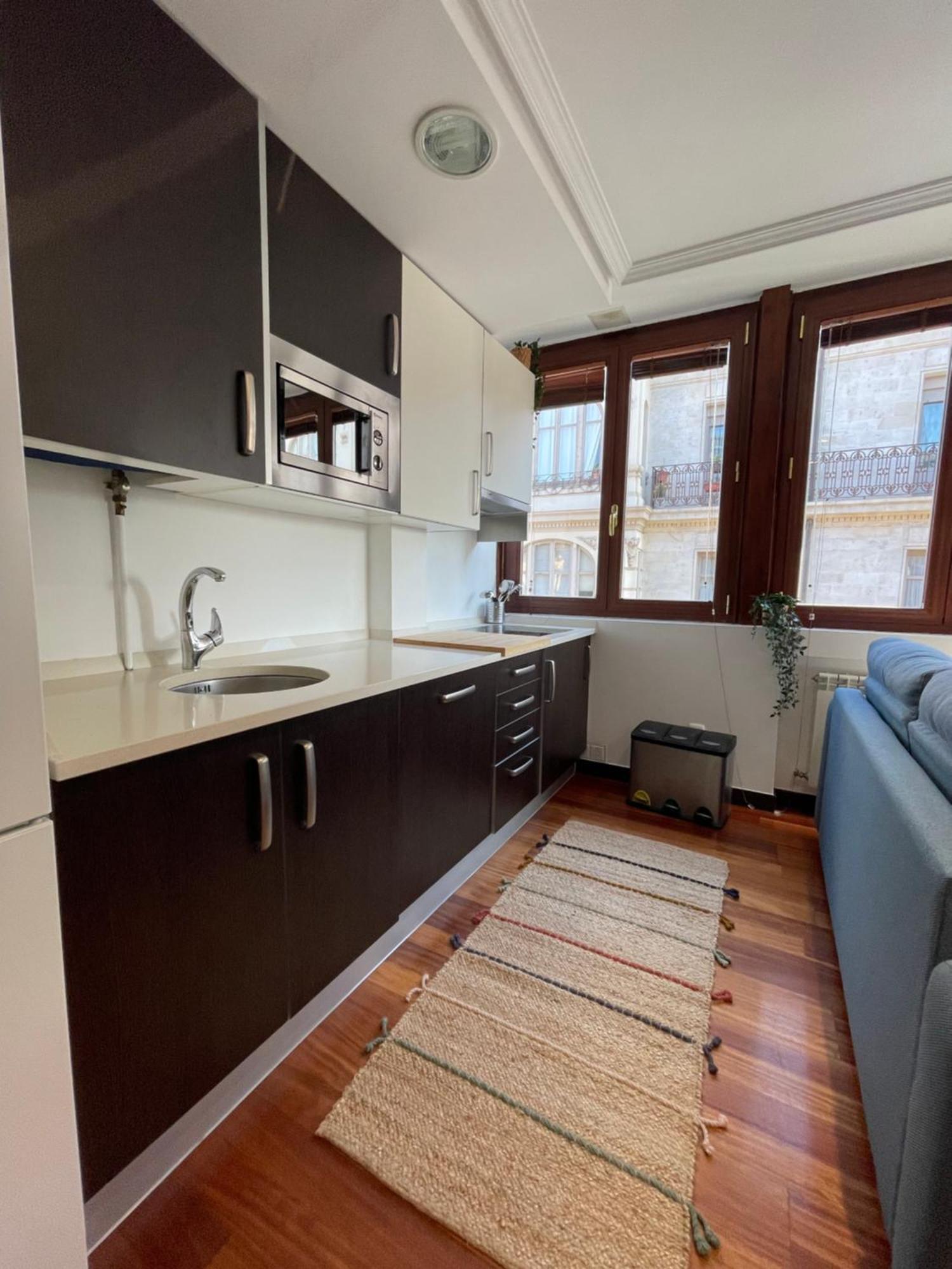 Atuaire Home Vivienda A Luminosa Parking Incluido En Plena Calle Comercial Burgo Zewnętrze zdjęcie
